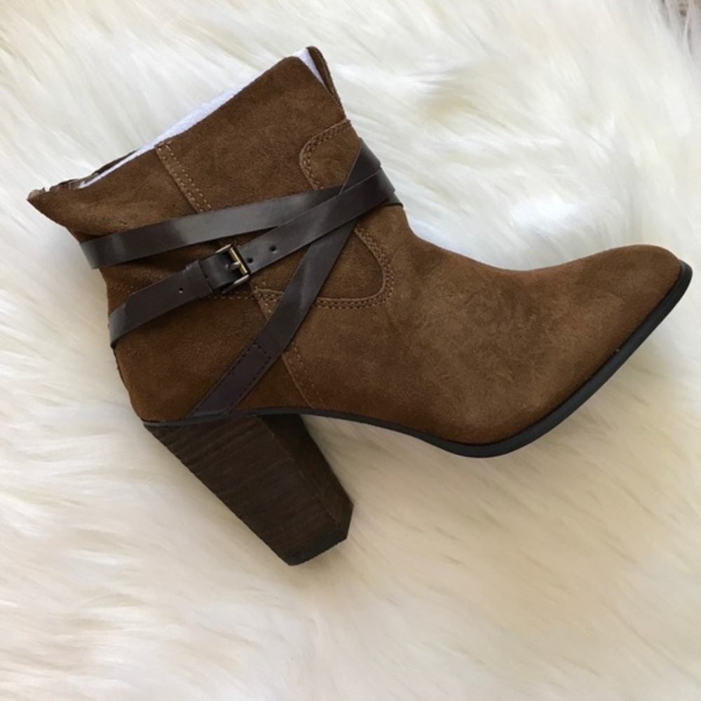 Carlos Santana Miles Ankle Bootie in Burbon - Picture 3 of 5